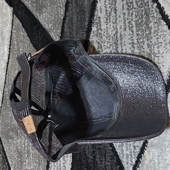 BUCKLE C.C EXCLUSIVE GLITTER PONYTAIL MESH BASEBALL HAT - Picture 13 of 15